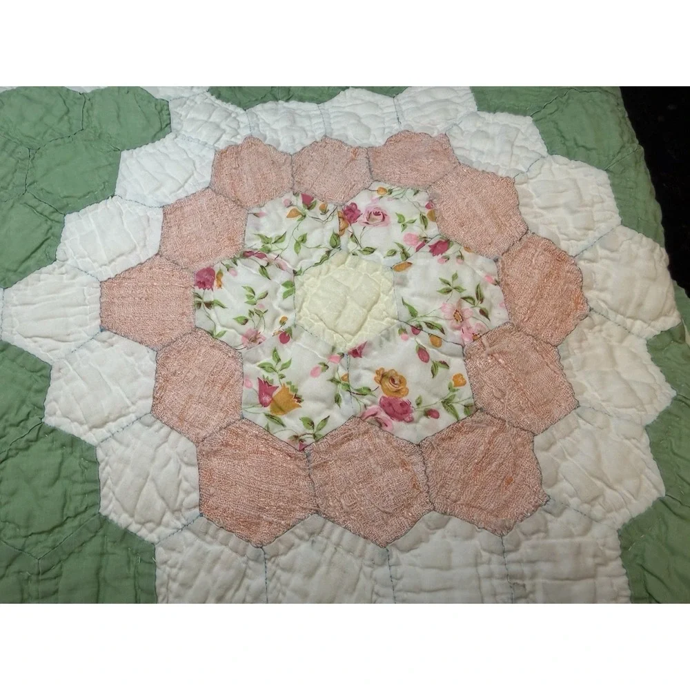 VINTAGE GRANDMOTHERS FLOWER GARDEN QUILT-1940s, 80